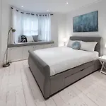 2Beds Apartment Garden & Jacuzzi Kensington